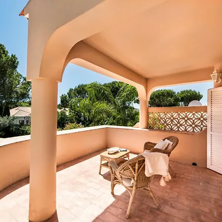 Villa 4 Bedrooms Private Pool Close To Amenities