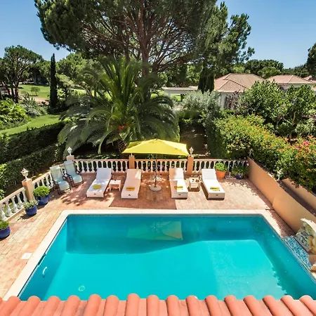 4 Bedrooms Private Pool Close To Amenities Villa Quarteira