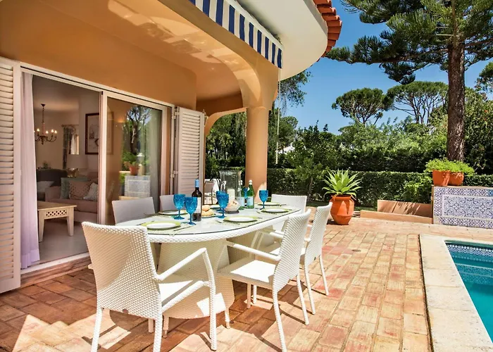 Villa 4 Bedrooms Private Pool Close To Amenities *