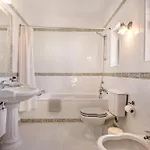 4 Bedrooms Private Pool Close To Amenities Villa *