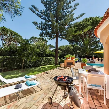 4 Bedrooms Private Pool Close To Amenities * Quarteira