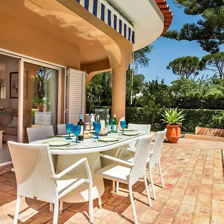 4 Beds, Private Pool, Close To Amenities Villa