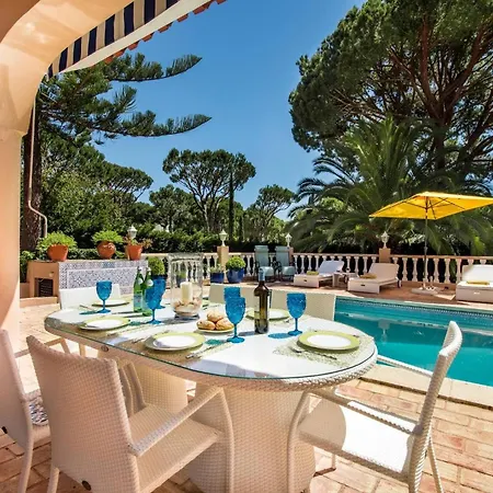 4 Beds, Private Pool, Close To Amenities Villa *