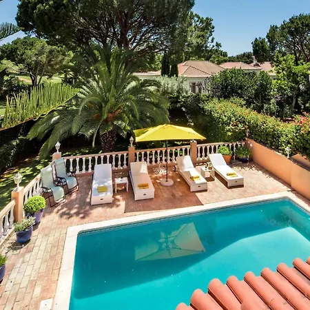 Villa 4 Bedrooms Private Pool Close To Amenities