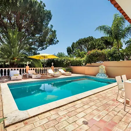 4 Beds, Private Pool, Close To Amenities Villa *