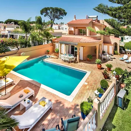 Villa 4 Beds, Private Pool, Close To Amenities